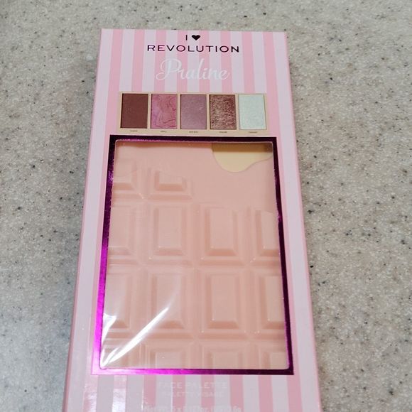 I ❤️ REVOLUTION PRALINE HIGHLIGHTER PALETTE - Picture 8 of 11